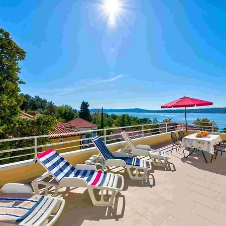 Apartment In Crikvenica 14104 *