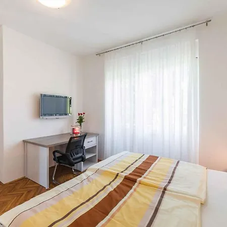 Apartment In Crikvenica 14104 *