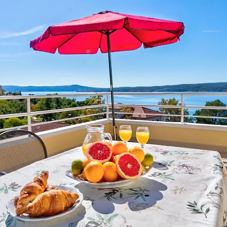 Apartment In Crikvenica 14104 *